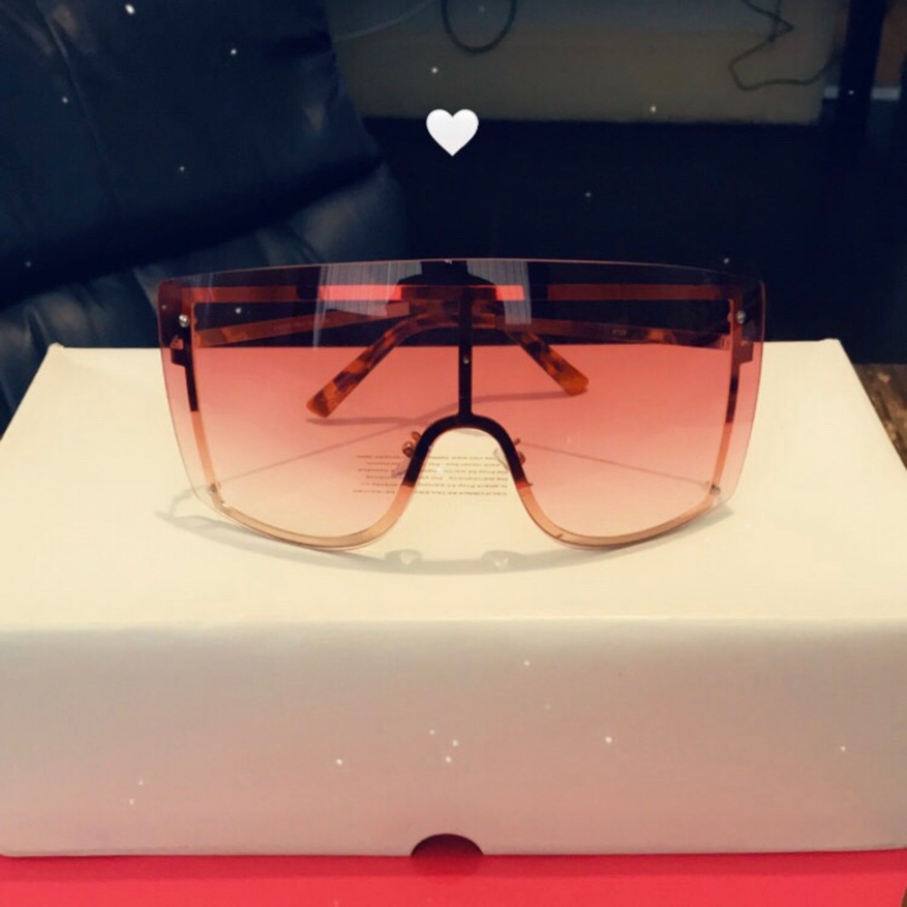 Sunglasses 😎